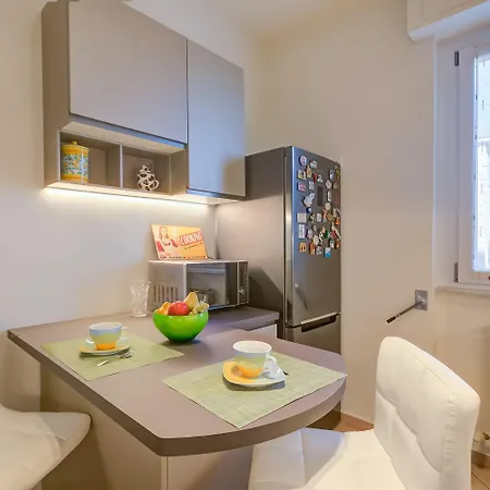 Alelu Classy And Chic *