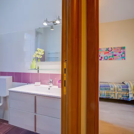 Alelu Classy And Chic *