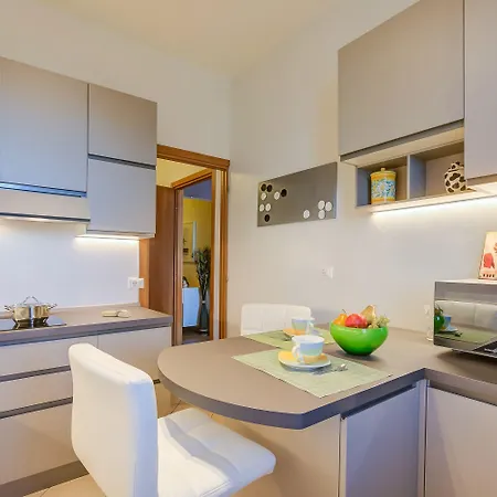 Alelu Classy And Chic Apartamento Stresa